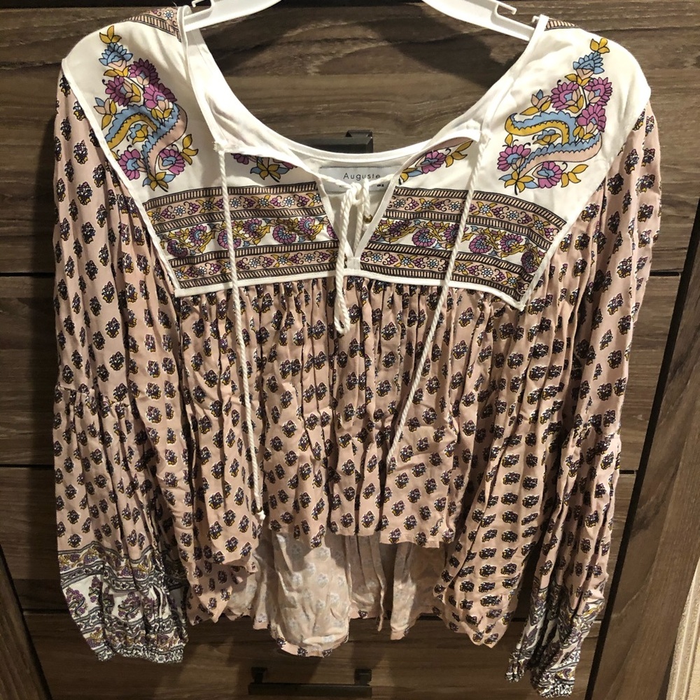 Auguste top